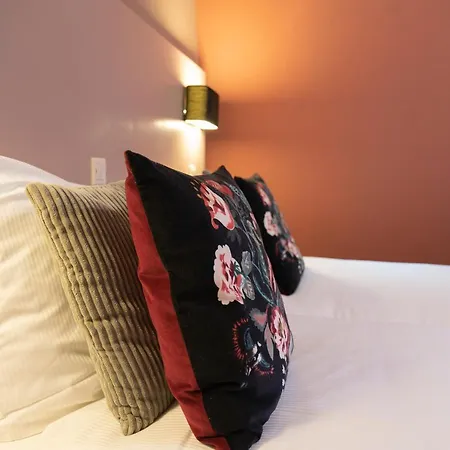 Flora Hotell 3*