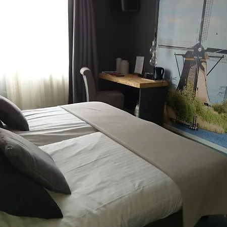 Flora Hotel 3*