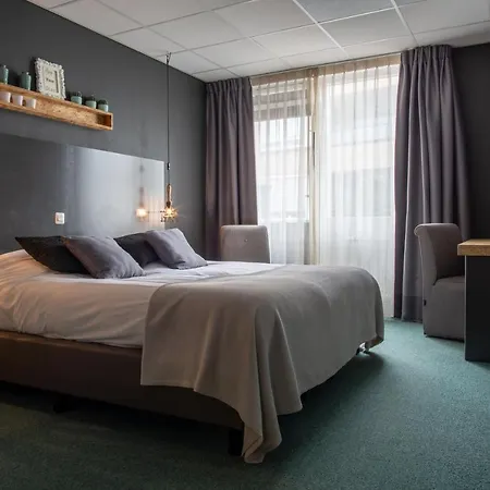 Hotel Flora