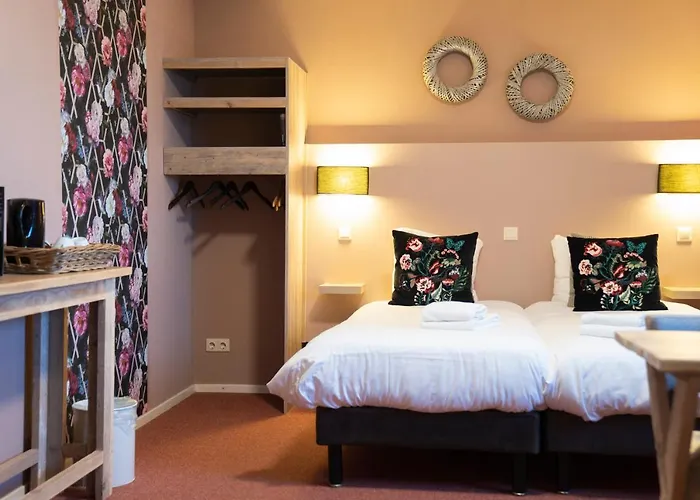 フローラ ホテル