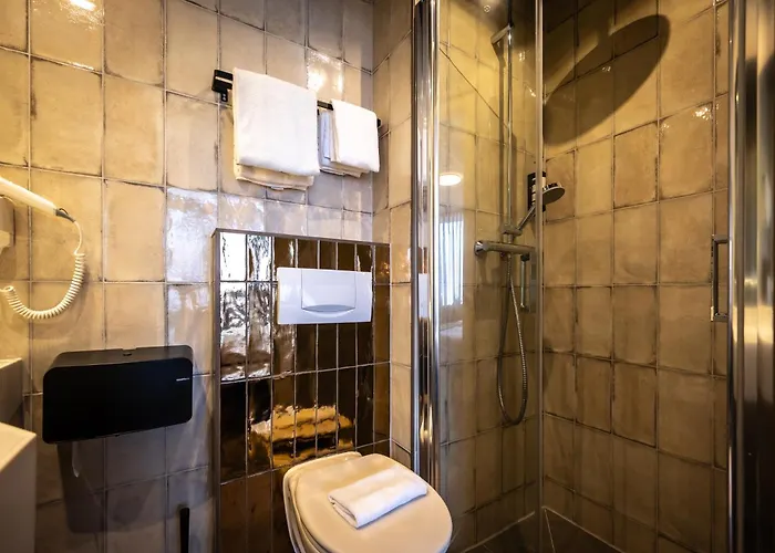 フローラ ホテル ヒルレーゴム