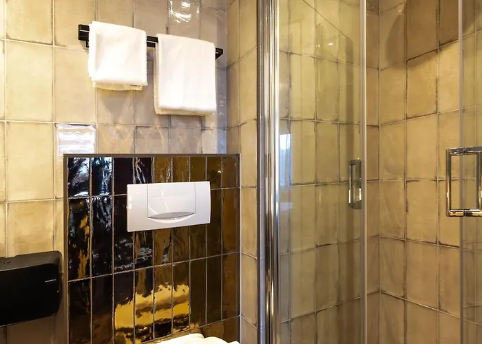 フローラ 3* ヒルレーゴム